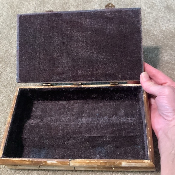 Beautiful Ornate Vintage Box - Picture 8 of 9